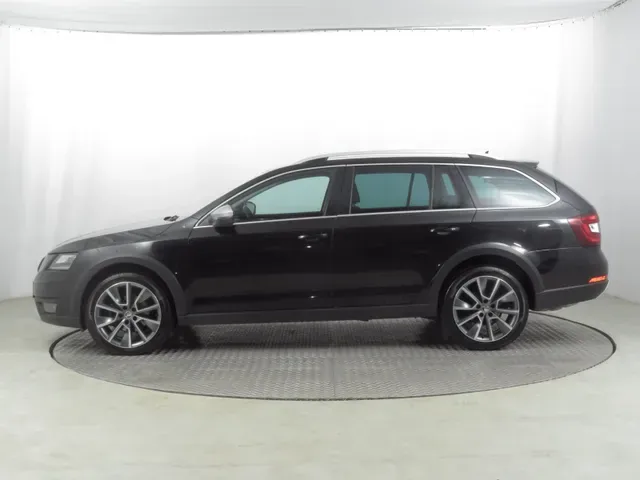 Skoda Octavia 2018 photo 2