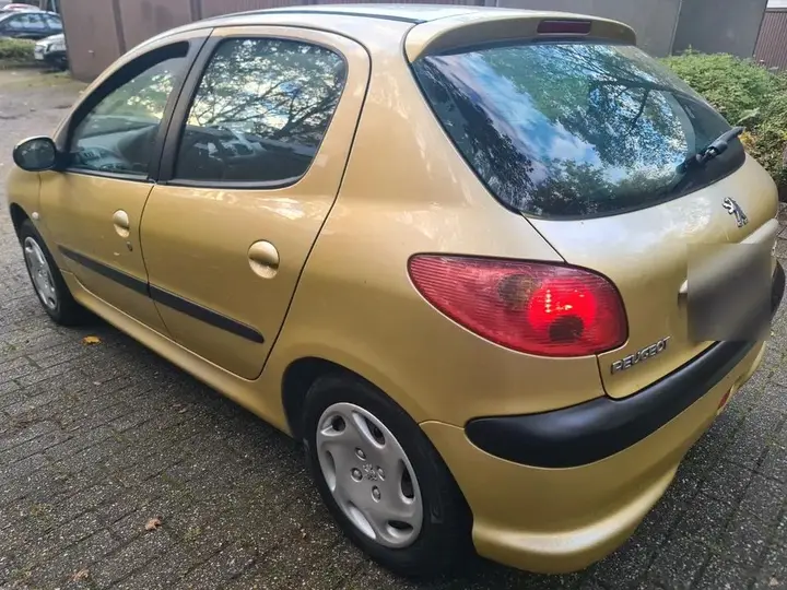 Peugeot 206