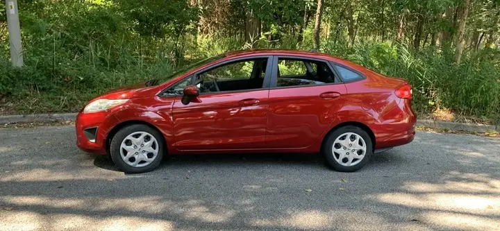 Ford Fiesta 2013 photo 2