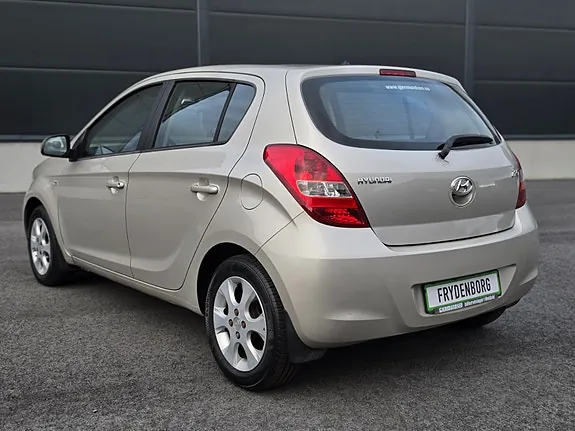 Hyundai I20 2010 photo 3