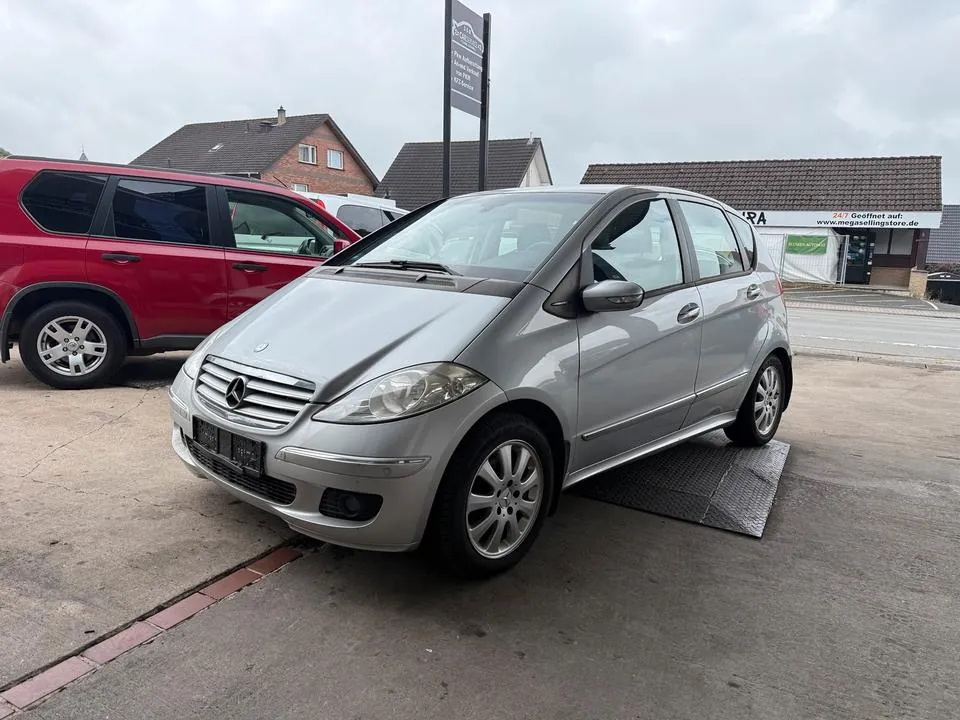 Mercedes-Benz A200