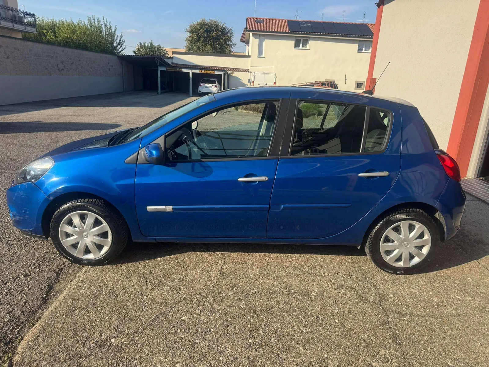 Renault Clio 2010 photo 4