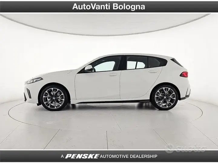 BMW 1 Series 2026 photo 3