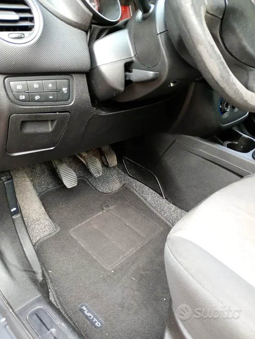 Fiat Punto 2015 photo 2