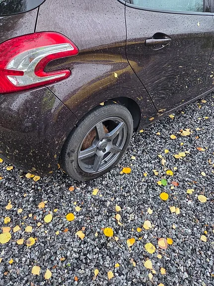Peugeot 208 2013 photo 4