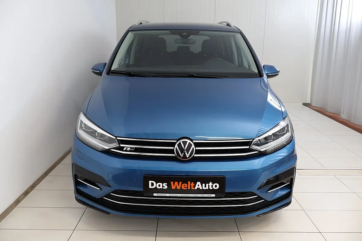Volkswagen Touran 2022 photo 2