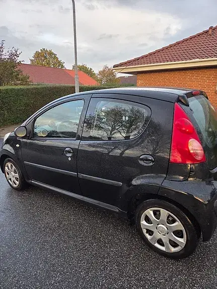 Peugeot 107 2008 photo 4