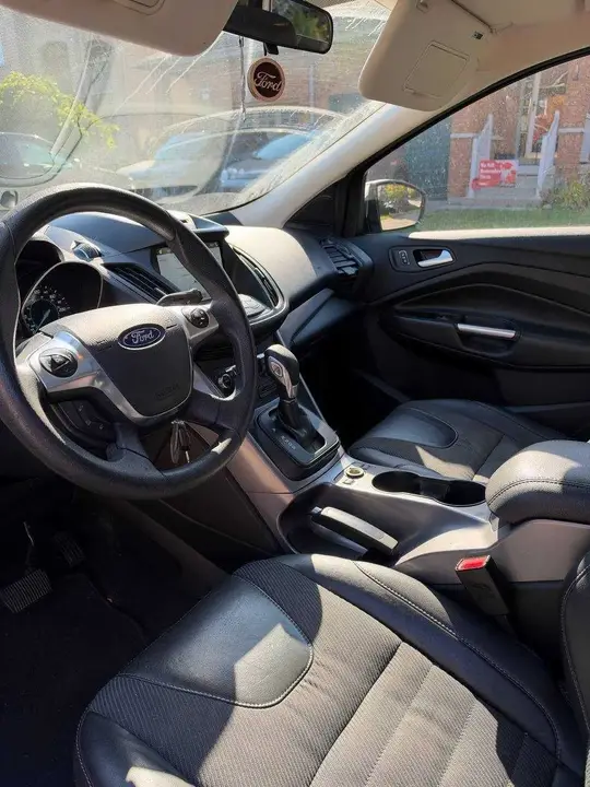 Ford Escape 2016 photo 2