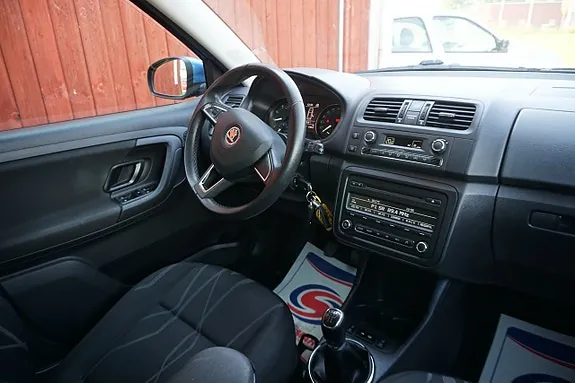 Skoda Fabia 2014 photo 5