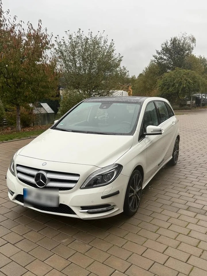 Mercedes-Benz B200