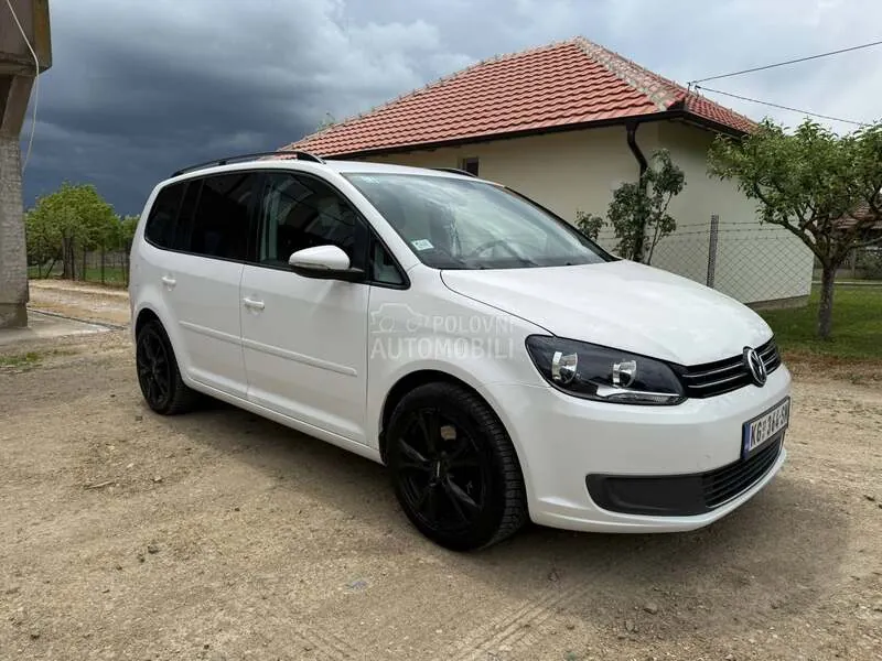 Volkswagen Touran 2010 photo 3