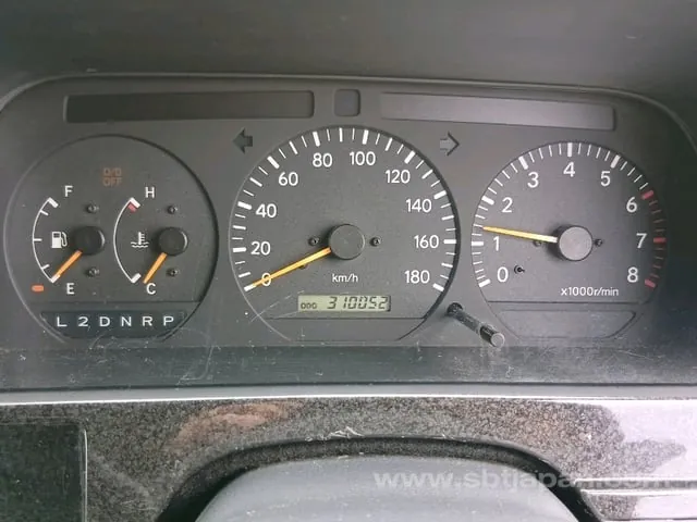 Toyota Hiace Van 2004 photo 3