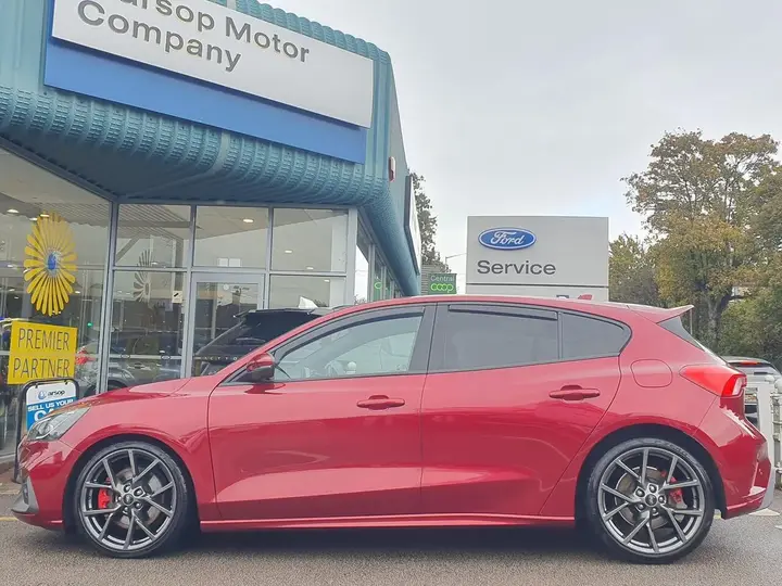 Ford Focus 2020 photo 2