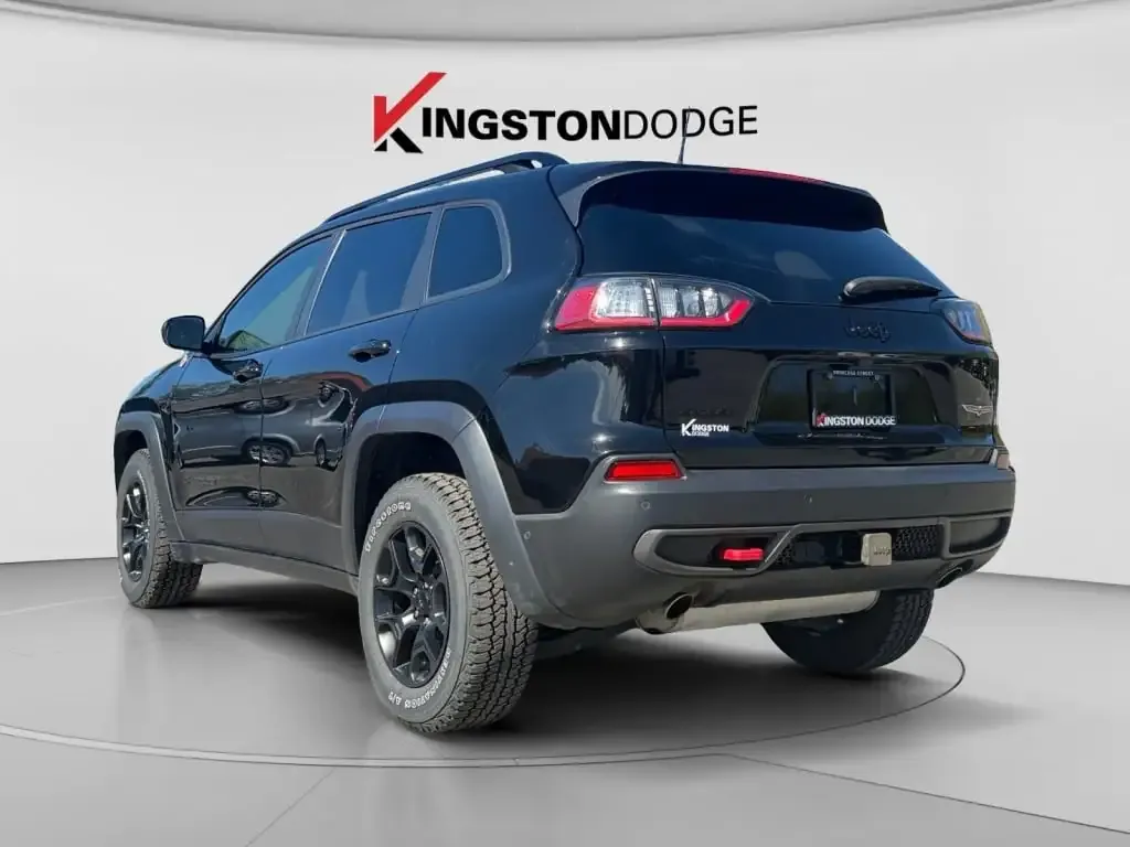 Jeep Cherokee 2023 photo 3