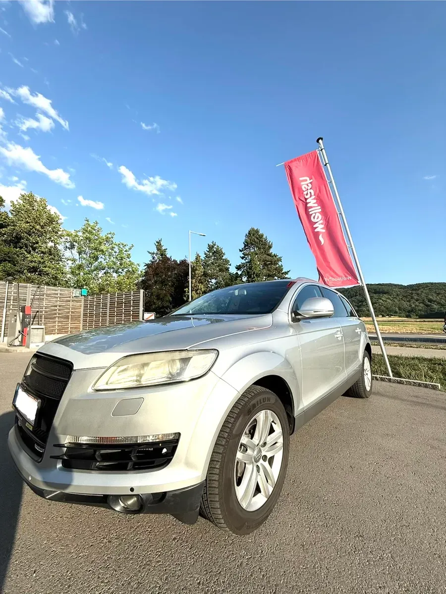 Audi Q7 2006 photo 2
