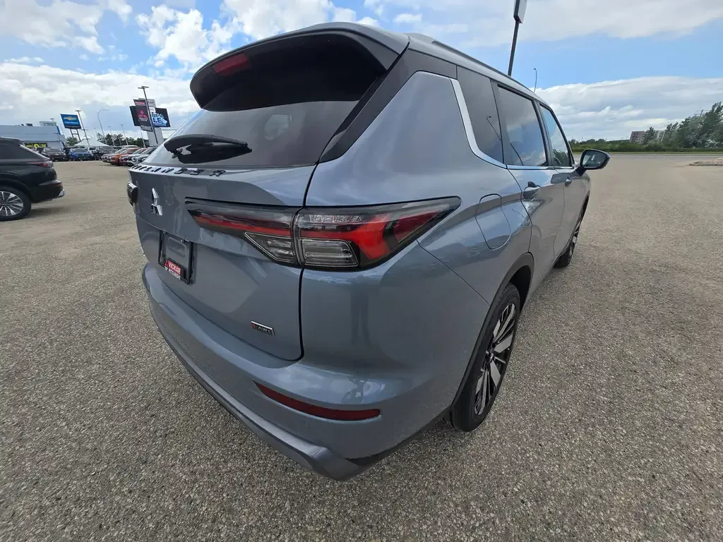 Mitsubishi Outlander 2026 photo 5