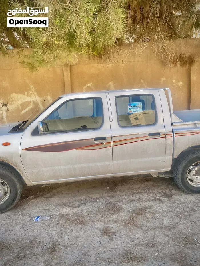 Nissan Np300
