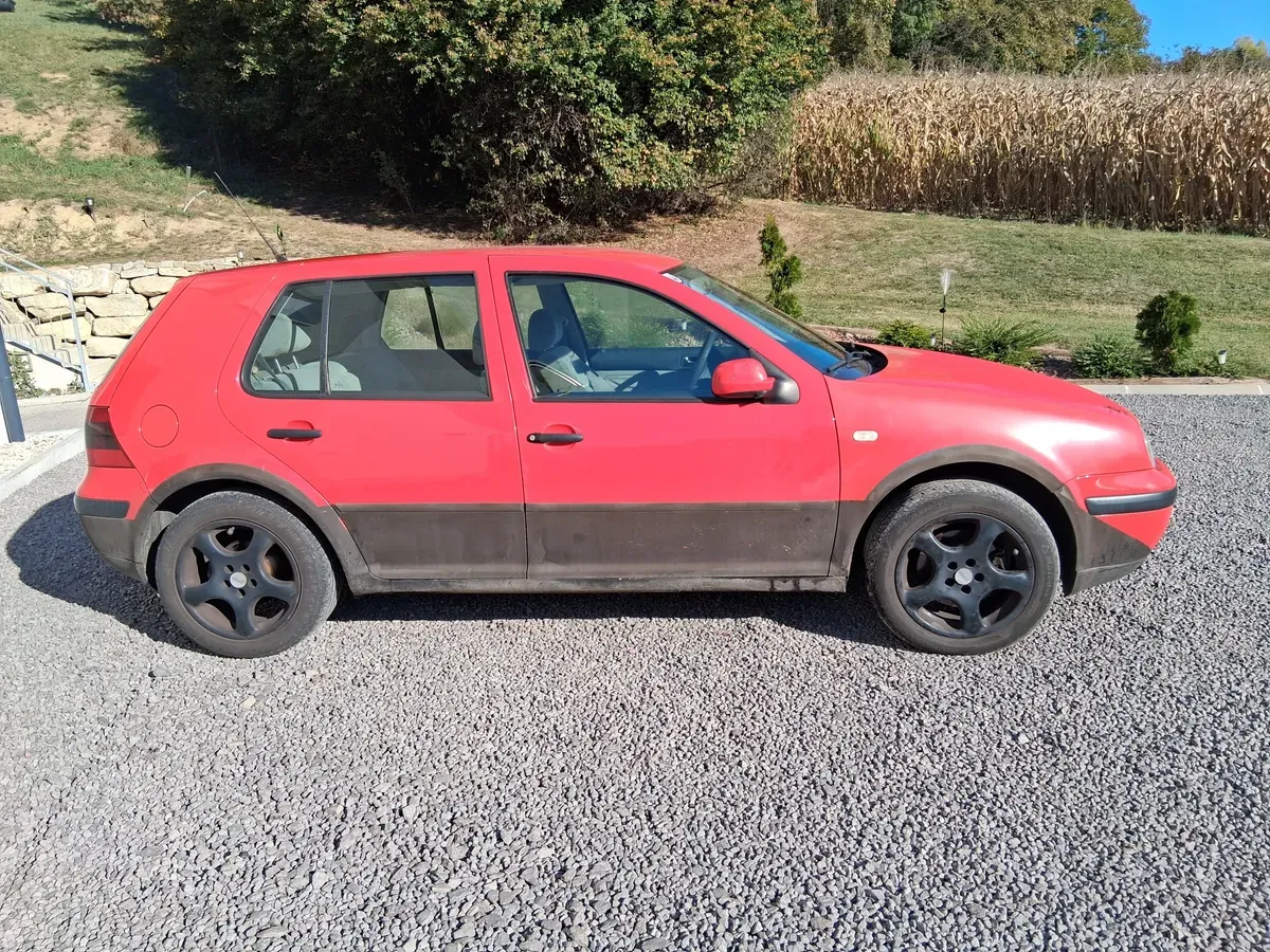 Volkswagen Golf 1999 photo 2