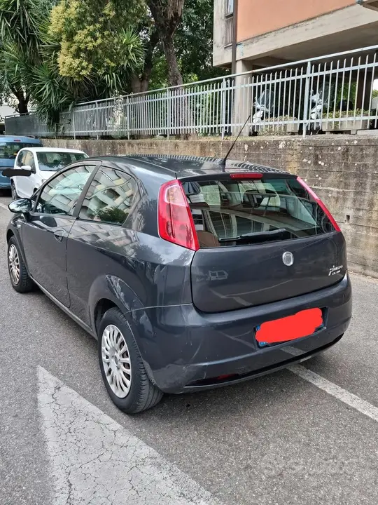 Fiat Grande Punto 2009 photo 2