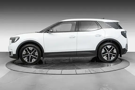 Ford Explorer 2026 photo 2