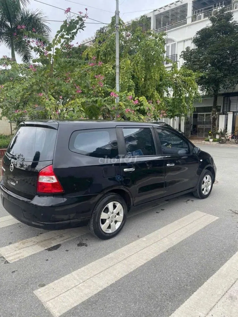 Nissan Grand Livina 2011 photo 4