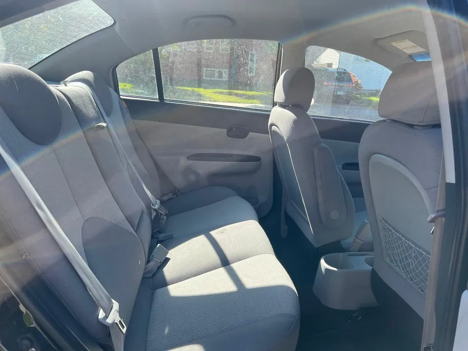 Hyundai Accent 2009 photo 5