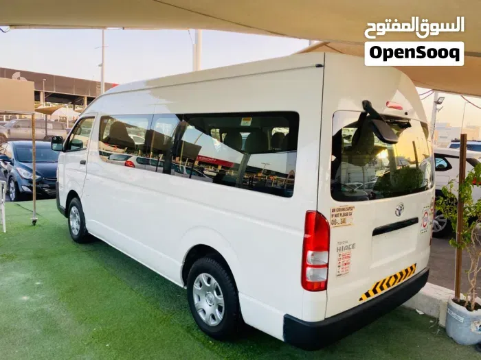 Toyota Hiace 2017 photo 3