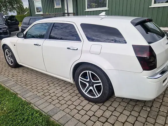 Chrysler 300C 2009 photo 3
