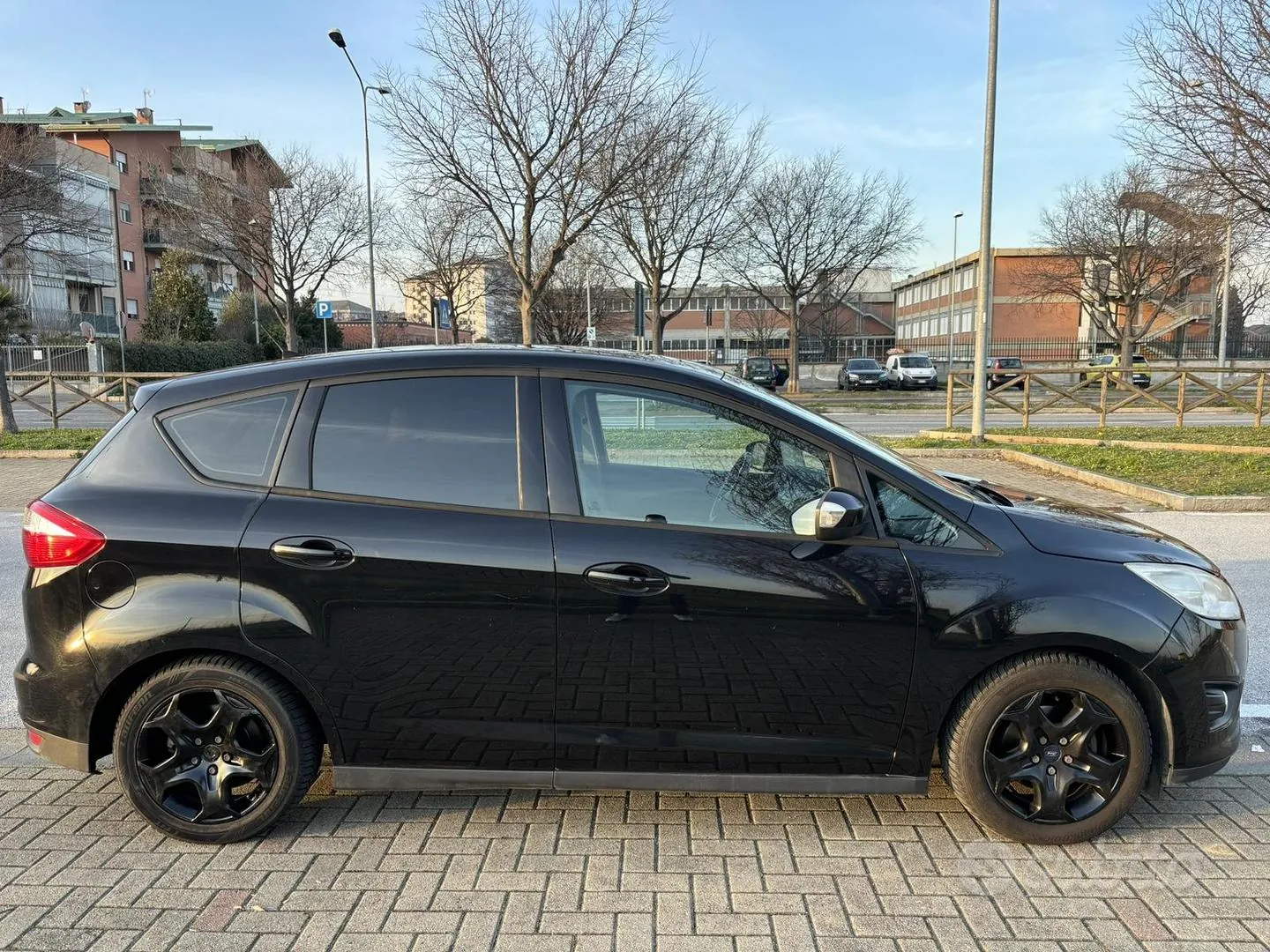 Ford C-Max 2013 photo 4
