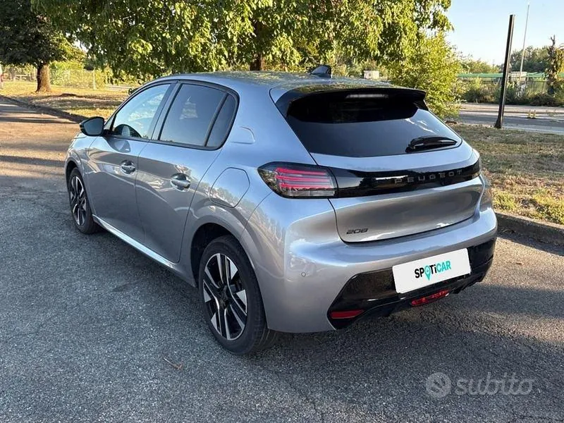 Peugeot 208 2025 photo 3
