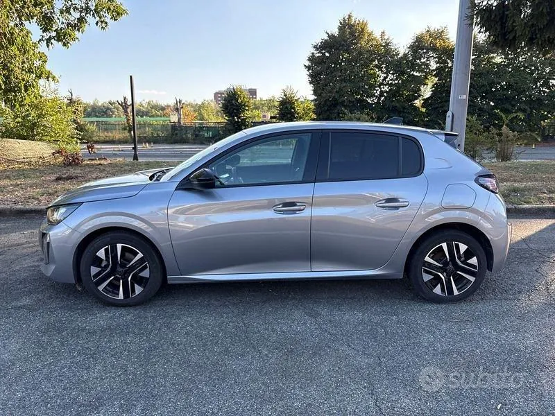 Peugeot 208 2025 photo 2