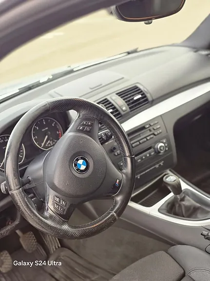 BMW 118D 2009 photo 2