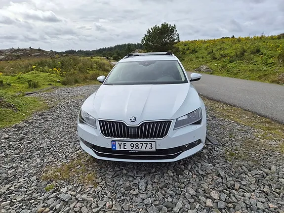 Skoda Superb 2016 photo 4