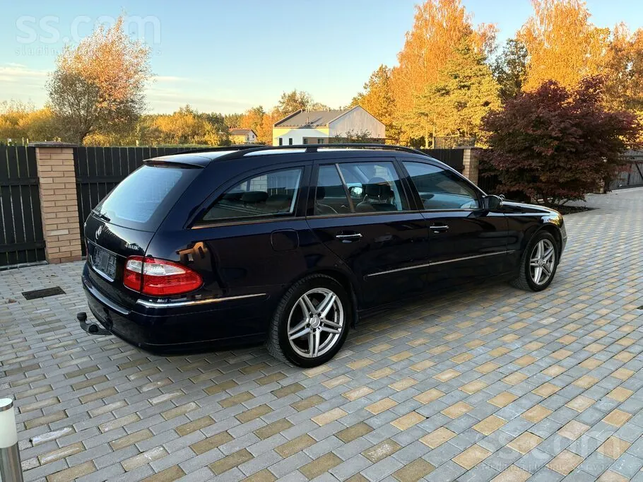 Mercedes-Benz E240 2005 photo 4