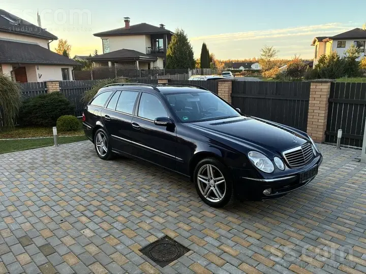 Mercedes-Benz E240