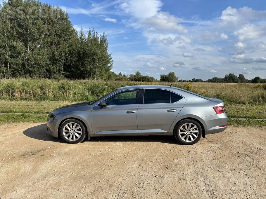 Skoda Superb 2016 photo 2