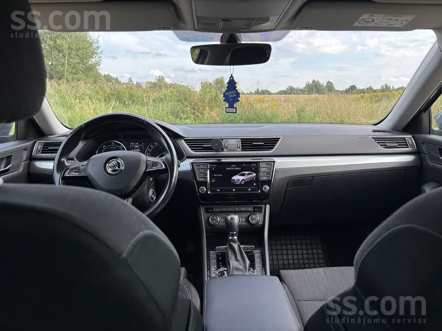 Skoda Superb 2016 photo 5