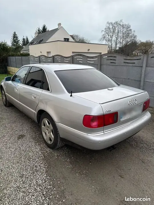 Audi A8 2001 photo 2