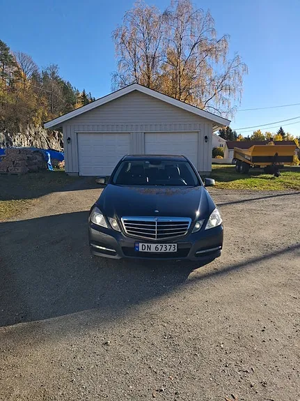 Mercedes-Benz E200 D 2010 photo 3