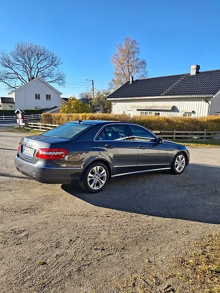 Mercedes-Benz E200 D 2010 photo 2