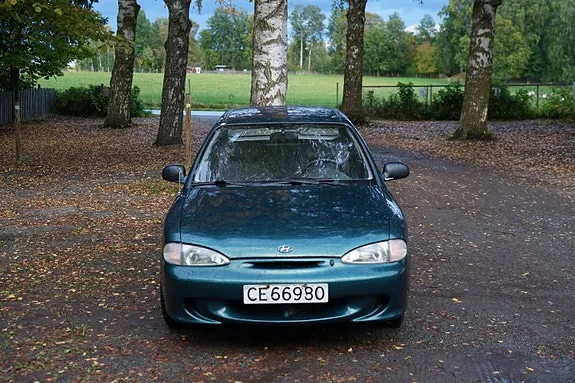 Hyundai Accent 1996 photo 3