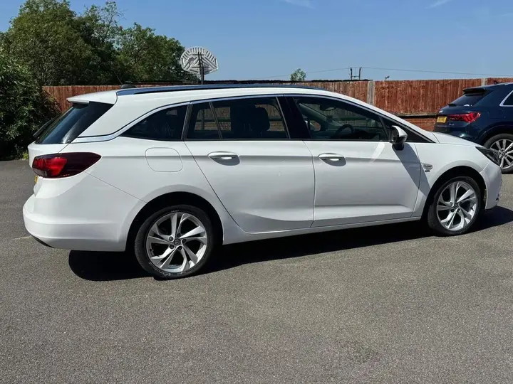 Vauxhall Astra 2019 photo 3