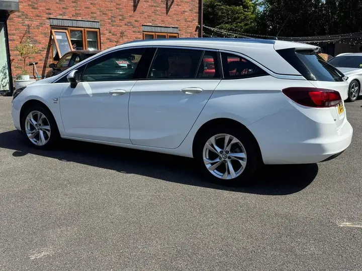 Vauxhall Astra 2019 photo 2
