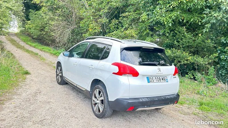 Peugeot 2008 2016 photo 2