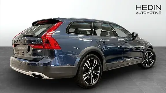 Volvo V90 Cross Country 2018 photo 2