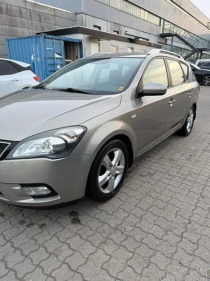 Kia Ceed 2012 photo 2
