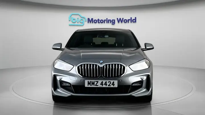 BMW 1 Series 2023 photo 3