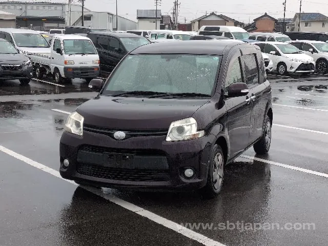 Toyota Sienta 2015 photo 2