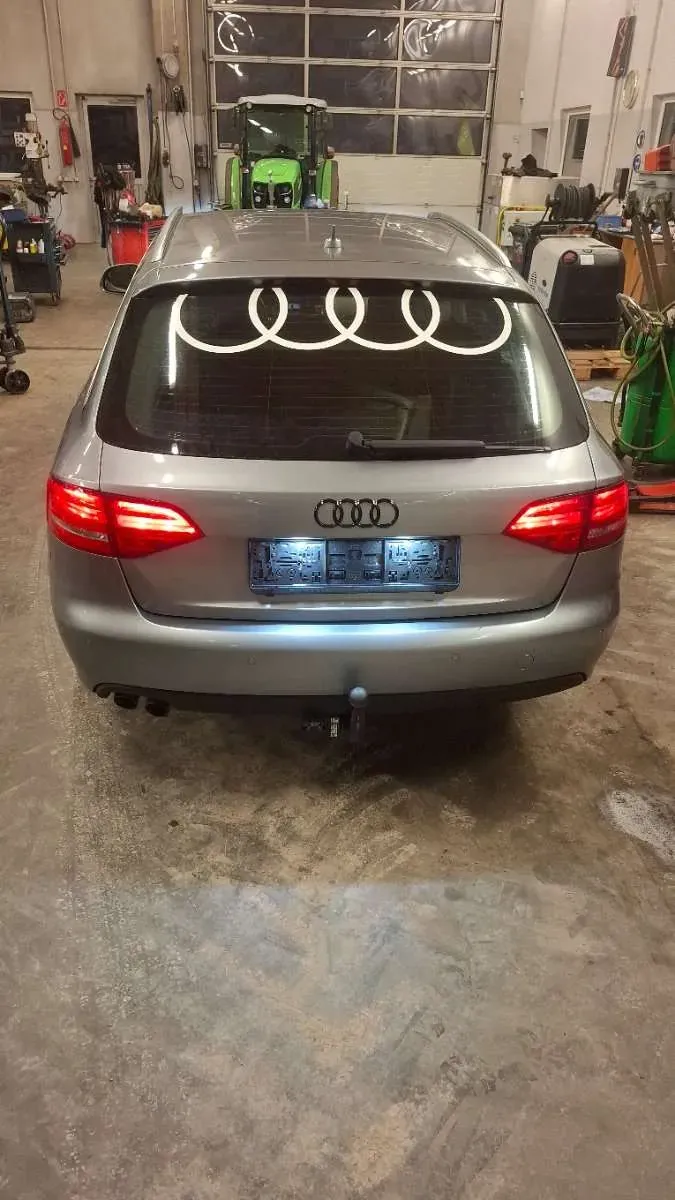 Audi A4 2009 photo 2