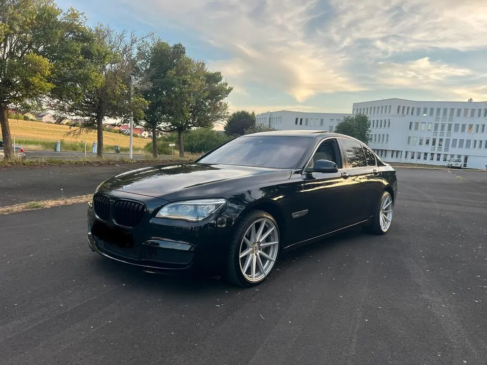 BMW 750I
